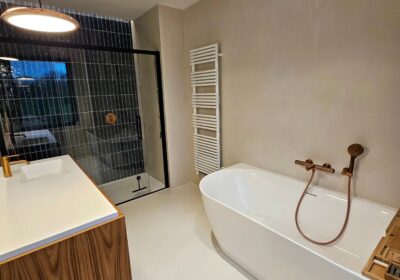 salle de bain moderne béton ciré